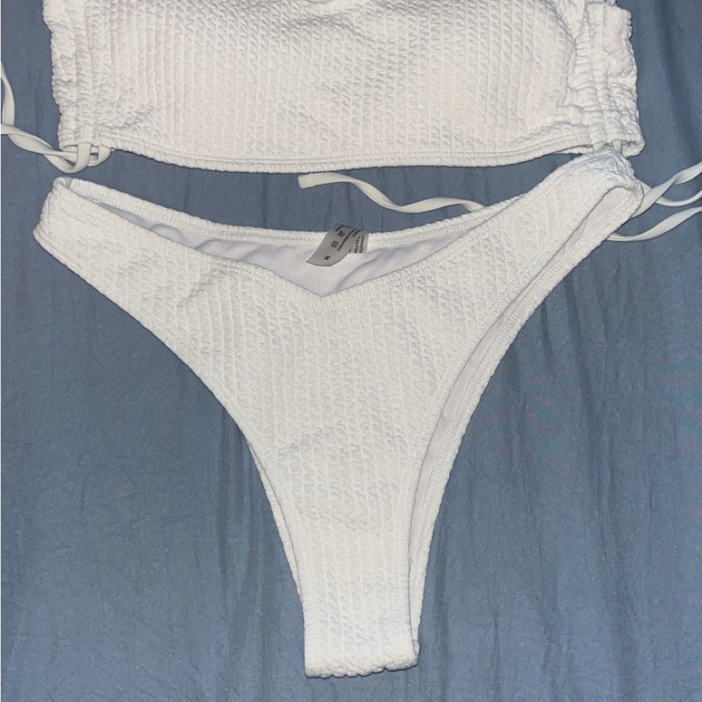 Bathing suit sets - Picture 3 of 10
